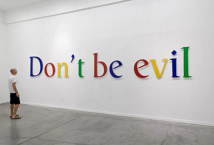 Google 为了追赶 ChatGPT 降低道德底线，还能「不作恶」吗？