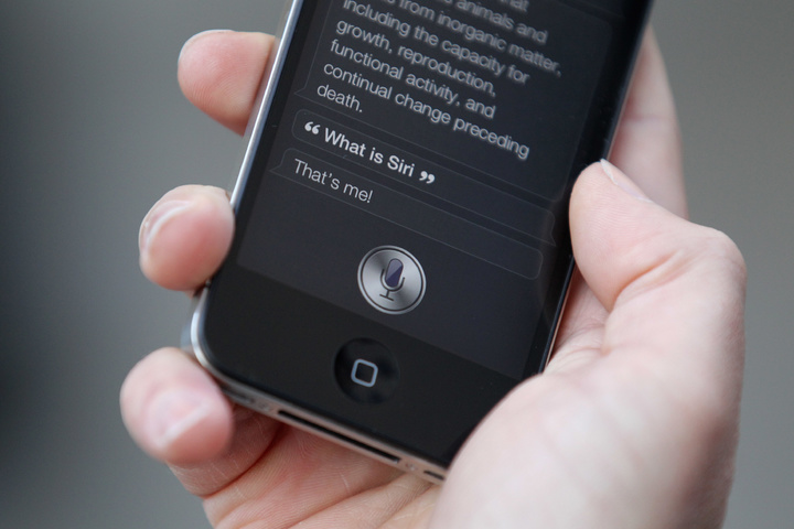 苹果 Siri 团队内幕曝光：挣扎、斗争、重组