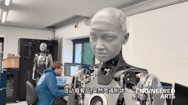 9 位人形机器人召开全球首场发布会：不会反抗人类