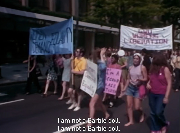 《芭比》，一部真正的「4D 电影」