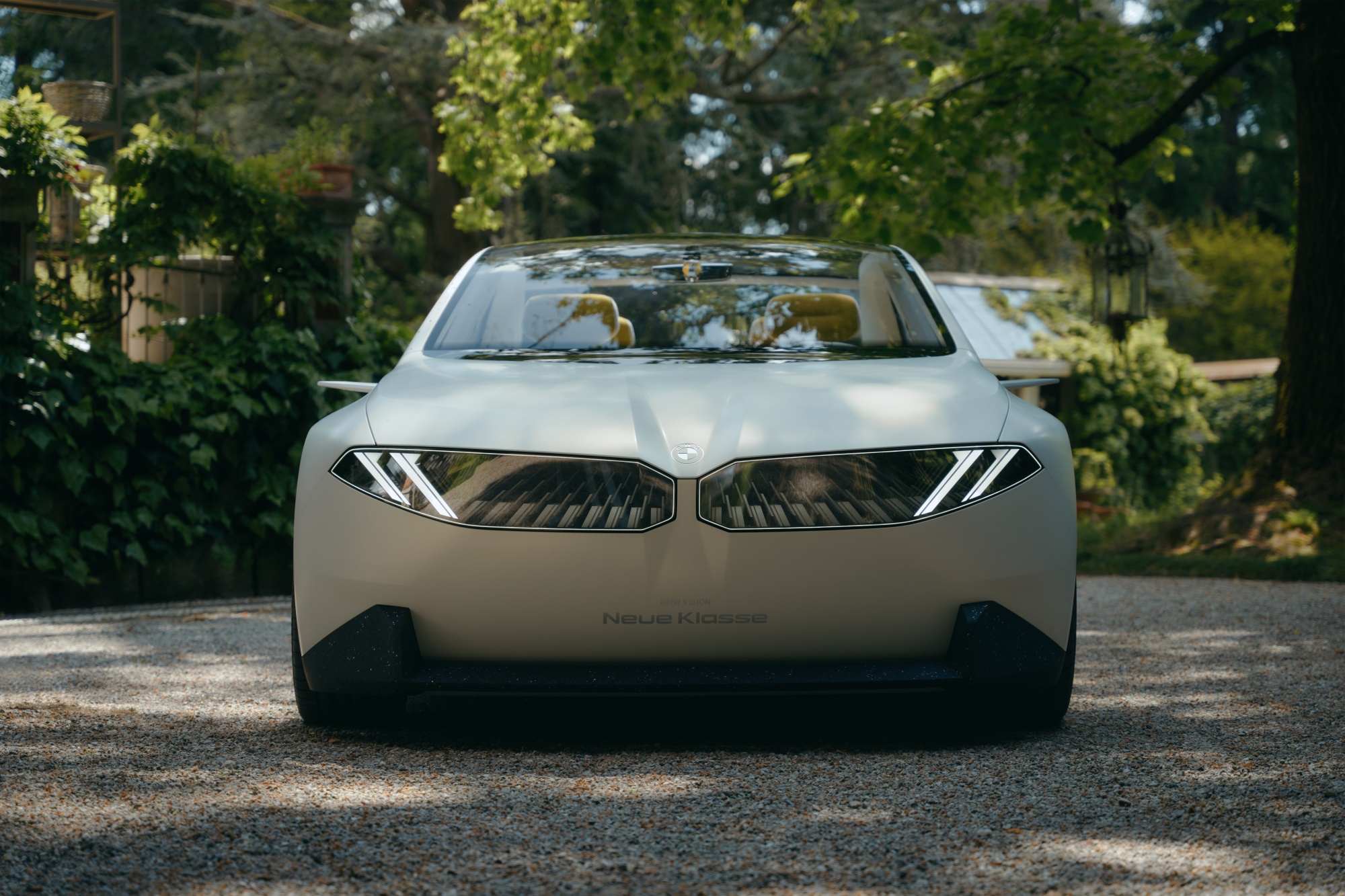挑战特斯拉与比亚迪! 宝马重磅发布“未来电动汽车系列”首款车型
