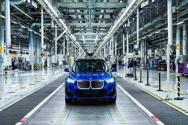 宝马“最年轻”电动车创新纯电动BMW iX1批量投产