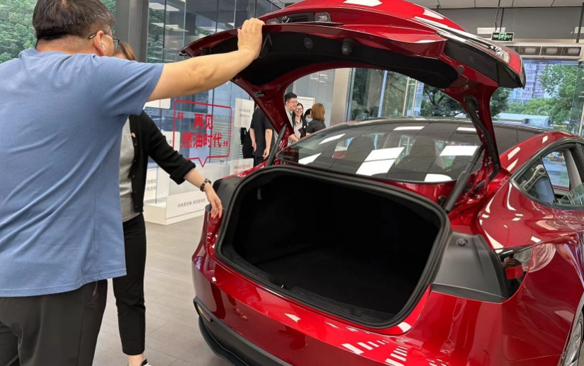 特斯拉新款Model 3现身上海！“订单太多，预计10月底交付”，还会降价？