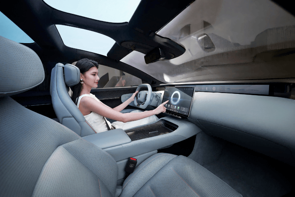 阿维塔首款纯电轿车30.08万元起售