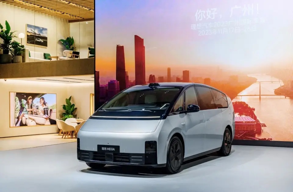 中国智能汽车这一年，主打一个“卷”