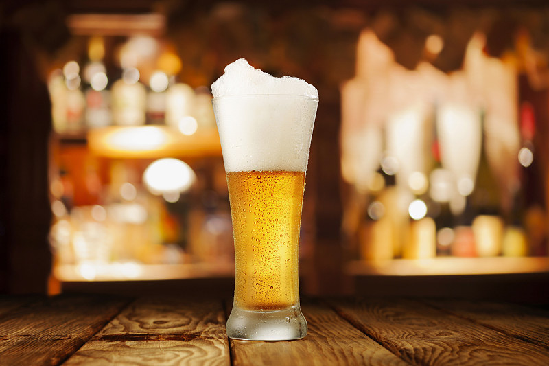 百威亚太去年四季度净亏损，受国产啤酒发力高端挤压